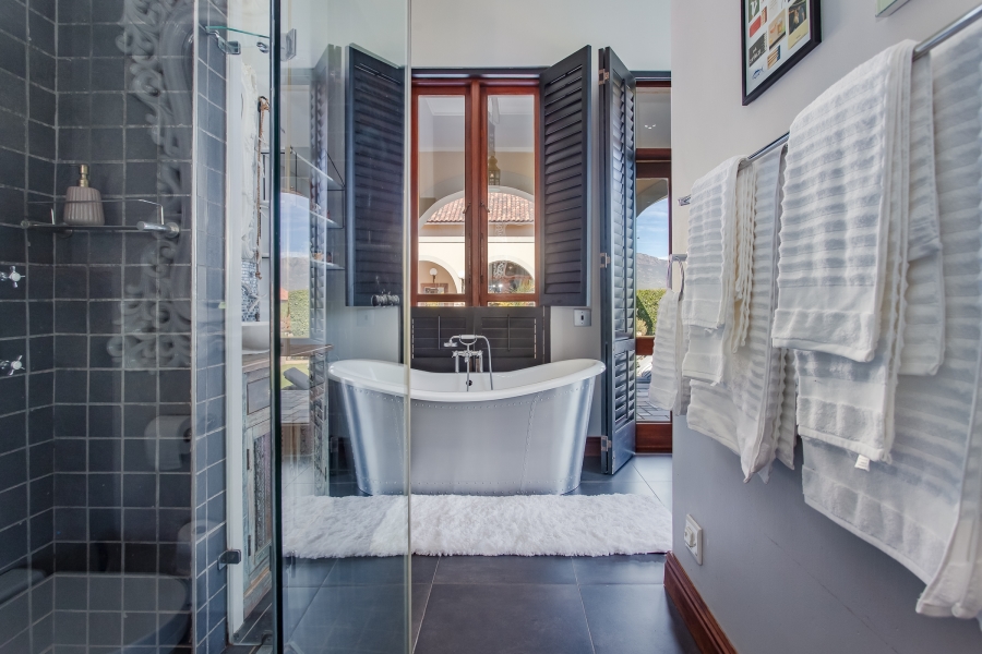 5 Bedroom Property for Sale in Winelands Western Cape